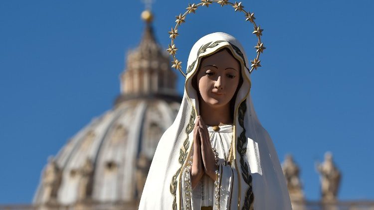 Il Papa affida i giovani canadesi a Maria, "giovane come voi", ha detto.