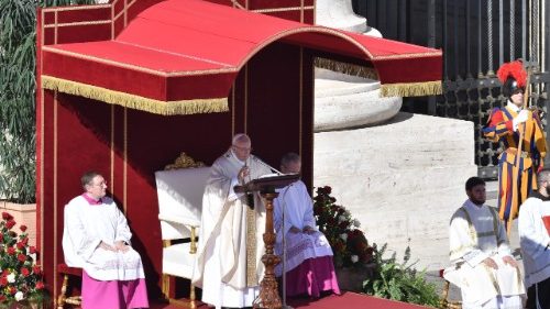 vatican-pope-mass-canonization-1508059846385