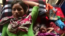 bangladesh-myanmar-unrest-refugee-baby-1508134666189