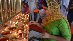 india-religion-sikh-diwali-1508400130163