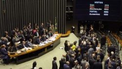 brazil-crisis-corruption-temer-congress-voting-1508976521224