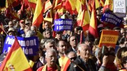 spain-catalonia-politics-independence-demo-1509187569249