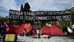greece-migrants-europe-protest-1509709953054