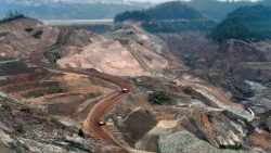 brazil-environment-mining-accident-anniversary-1509798976292