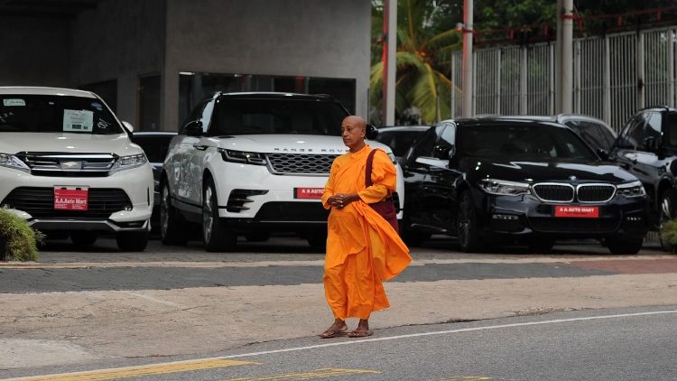Buddhistischer Mönch in Colombo