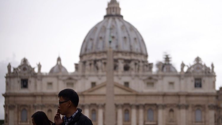Le Pape François a interdit la vente de cigarettes pour donner l'exemple d'un mode de vie sain. 