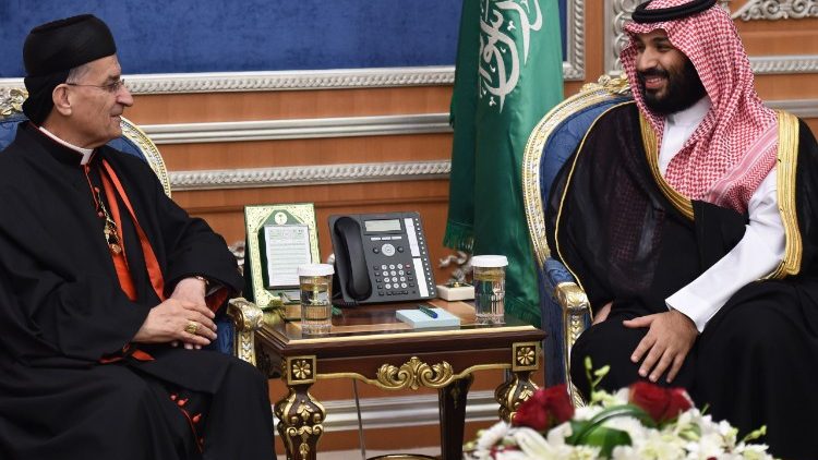 Le cardinal Bechara Raï rencontre le prince saoudien Mohammed Ben Salman à Riyad en Arabie saoudite, le 14 novembre 2017. 