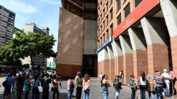 venezuela-crisis-economy-debt-1510683470939.jpg