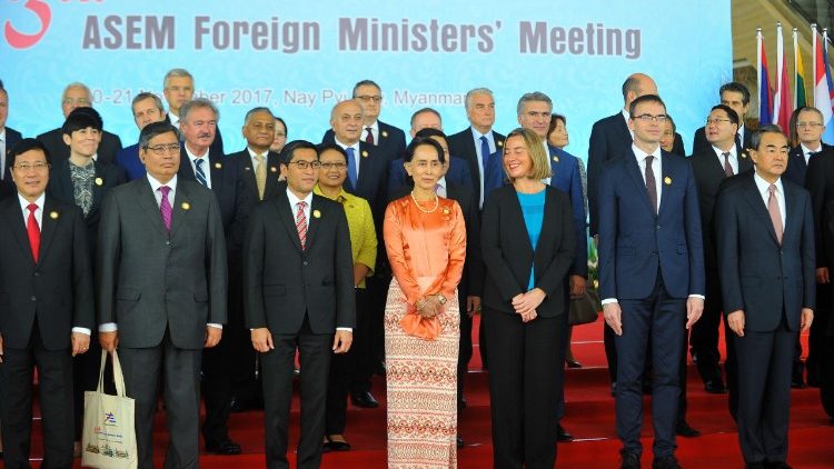 Capital de Mianmar, Naypyidaw, sediou Encontro dos Ministro do Exterior Ásia-Europa. No centro, a Conselheira de Estado Aung San Suu Kyi
