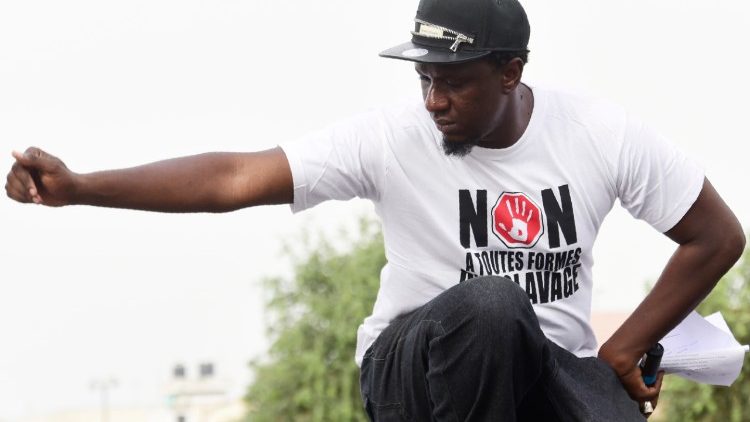Il cantante rap Simon, senegalese e attivista contro la schiavitù