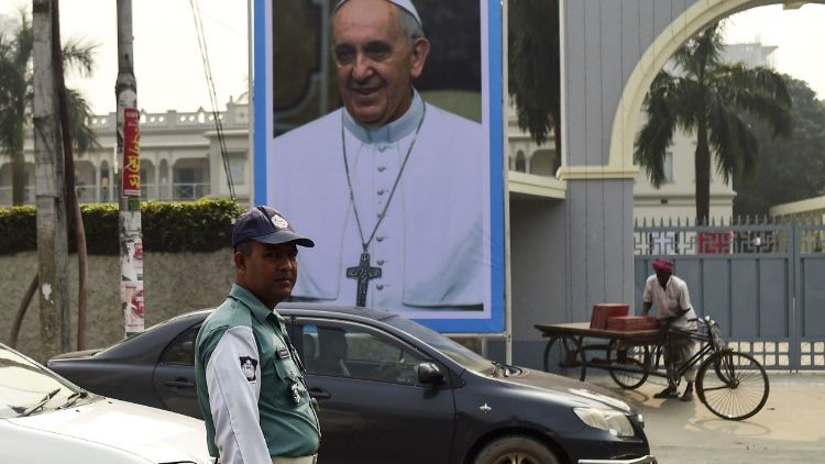 Foto do Papa anuncia visita de Francisco a Bangladesh, que tem início esta quinta-feira, 30 de novembro