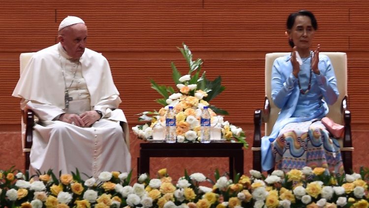Pope Francis seated next to Myanmar's civilian leader Aung San Suu Kyi.