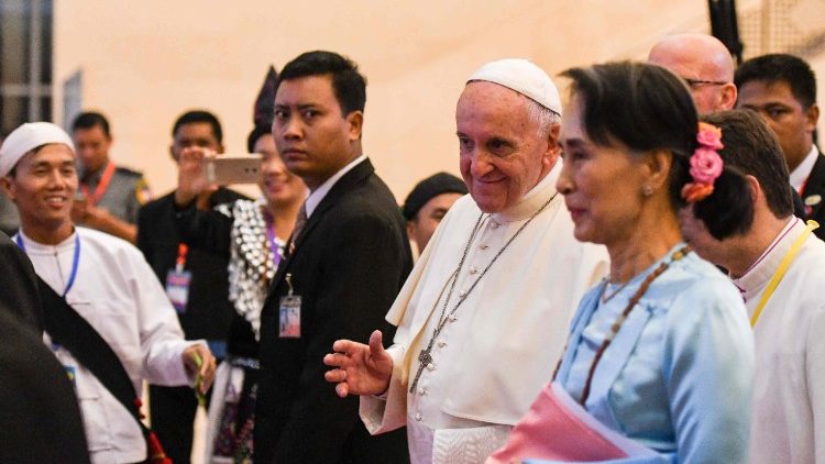Papa Francisco viaje apostólico myanmar encuentro con las autoridades