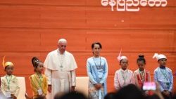 myanmar-vatican-religion-pope-1511880965235.jpg