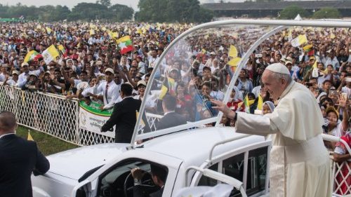 Le Pape invite les catholiques birmans à soigner les blessures du pays