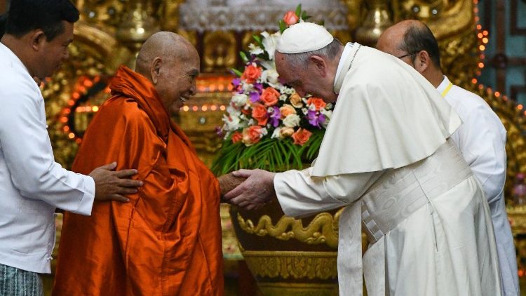 myanmar-vatican-religion-pope-1511955065301.jpg