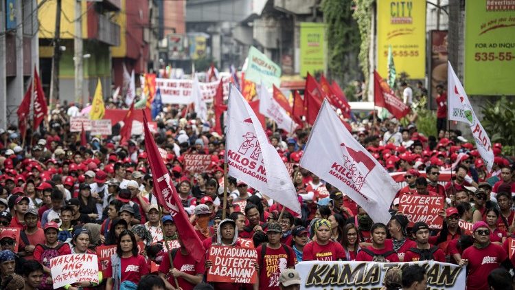 Des manifestants anti-Duterte à Manille, le 30 novembre 2017.