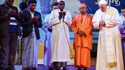 bangladesh-vatican-religion-pope-1512137467023.jpg