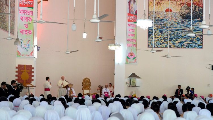 Treffen des Papstes mit Priestern und Ordensleuten bei seiner Bangladesch-Reise im Dezember 2017