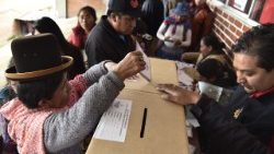 bolivia-judicial-election-1512326184457.jpg