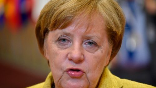 Italien: Angela Merkel erhält Lampe des Friedens in Assisi