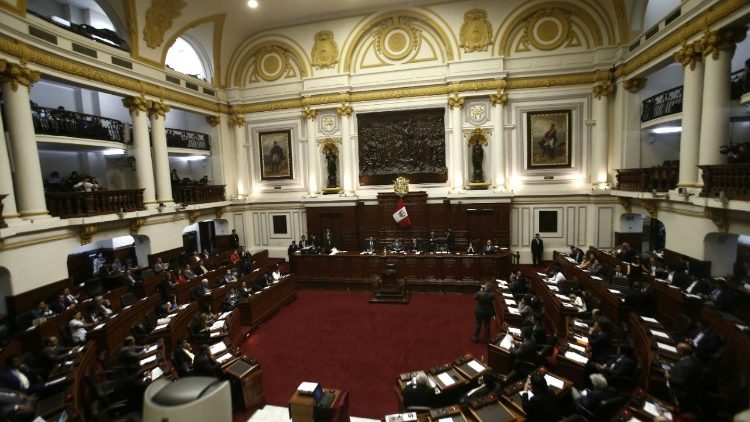Au Pérou, l'opposition majoritaire au Congrès demandent la démission du président Kuczynski, à Lima le 15 décembre 2017. 