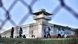 mexico-prison-protest-1513388934513.jpg