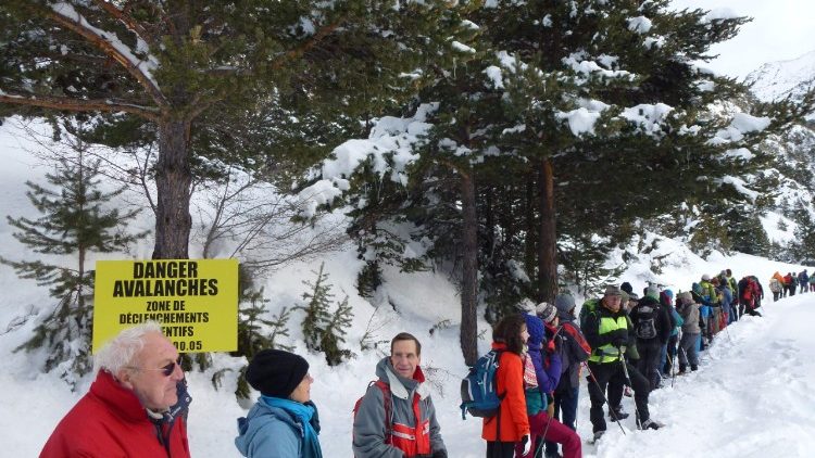 Manifestation pour alerter sur les risques encourus par les migrants dans les Alpes françaises, à Nevache, le 17 décembre 2017.