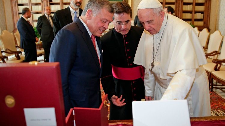 Der jordanische König Abdullah II. und Papst Franziskus