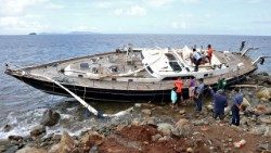 topshot-philippines-australia-accident-sea-1513933145969.jpg