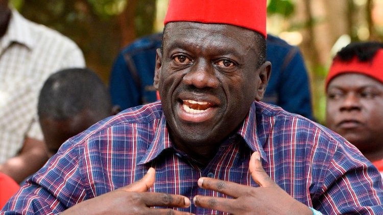 Kizza Besigye, le leader de l'opposition ougandaise lors d'une manifestation pour protester contre la supression d elimite d'âge.