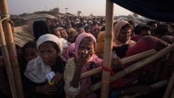 bangladesh-myanmar-unrest-refugee-1513991342787.jpg