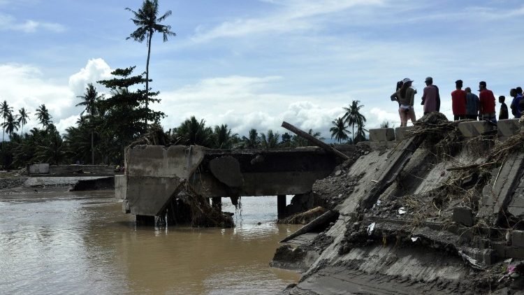 Filippine: Mindanao devastata da Tembin