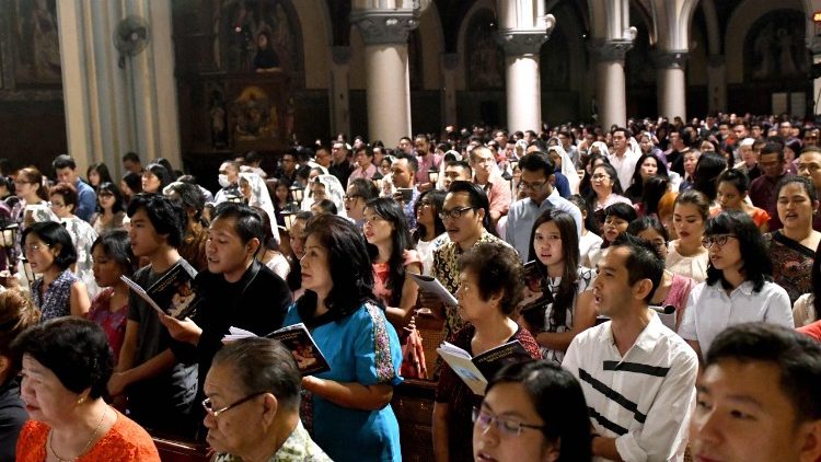 Katholische Gläubige in Jakarta