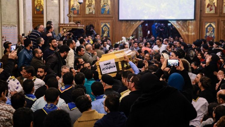 I funerali delle vittime copte in Egitto