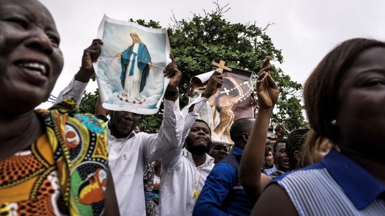 Katholische Demonstranten gehen in Kinshasa gegen Kabila auf die Straße
