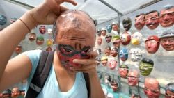 ecuador-newyear-tradition-effigies-masks-1514765567600.jpg