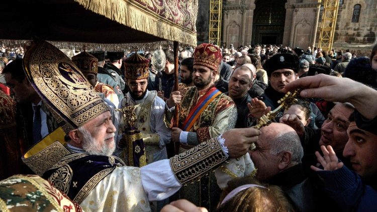 Aram I, Catholicos armênio, celebra Natal Ortodoxo em Yerevan
