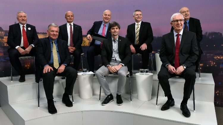 Les candidats à l'élection présidentielle lors du débat organisé le 2 janvier 2018 à Prague.