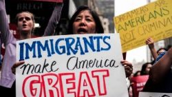files-us-politics-immigration-trump-1515942803712.jpg