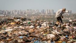 brazil-environment-garbage-dump-1516392381281.jpg