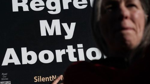 Байден отменил запрет финансирования абортов: реакция епископов