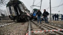 italy-accident-train-crash-1516885816838.jpg