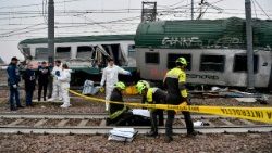 italy-accident-train-crash-1516886116056.jpg