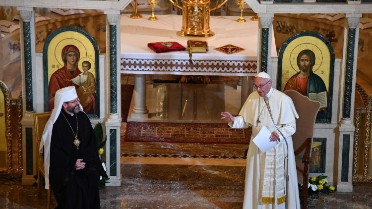 Papa Francisc, în vizită la comunitatea greco-catolică ucraineană din Roma.