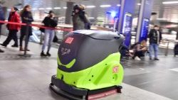 germany-robots-cleaning-1517323092124.jpg