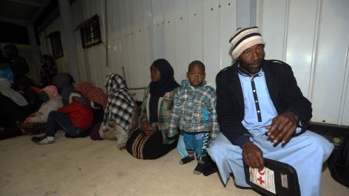 Emergenza Libia. Padre Baggio: c'è bisogno di attenzione e di garanzie 
