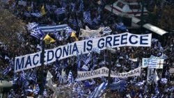 topshot-greece-macedonia-politics-demonstrati-1517748478407.jpg