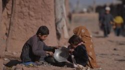 pakistan-afghanistan-refugees-1518229979149.jpg