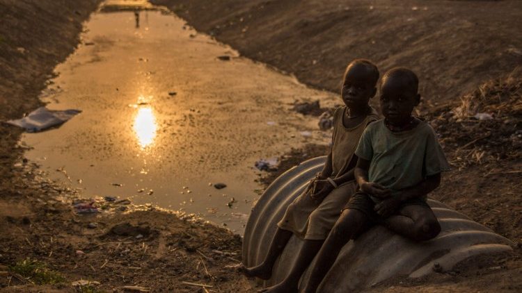 Cerca de 151 milhões de crianças abaixo de cinco anos tem problemas de crescimento devido à desnutrição. África e Ásia representam respectivamente 39% e 55% de todas as crianças com atraso no crescimento. Em relação a 2017, os progressos foram pequenos, diz a FAO